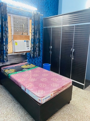 Bedroom in  Pg at Karol Bagh – for Rent