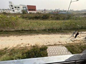 Plot Area in 3 BHK Villa at Sector 6 Wave City – for Rent