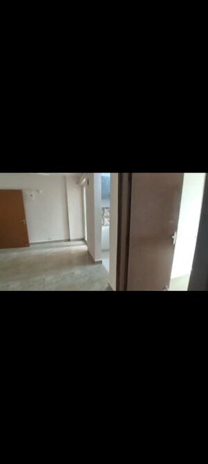 Room in 2 BHK Apartment at Amrapali Leisure Park, Amrapali Leisure Valley – for Rent