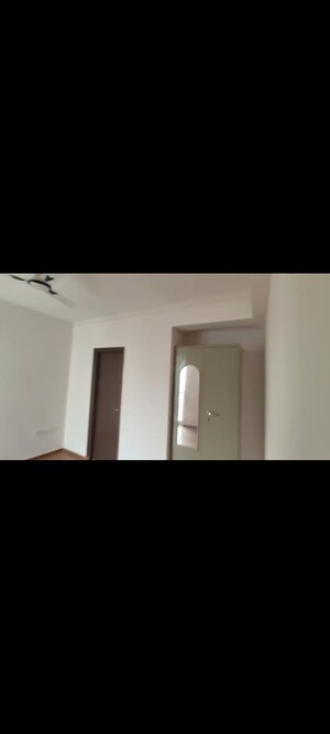 Room in 2 BHK Apartment at Amrapali Leisure Park, Amrapali Leisure Valley – for Rent