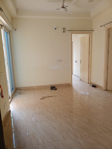 2 BHK Apartment For Rent in Gaur City 2 - 14th Avenue, Sector 16c Greater Noida