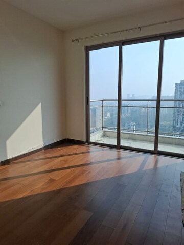 Room in 3.5 BHK Apartment at Tata Primanti-Tower Residences, Sector 72 – for Sale