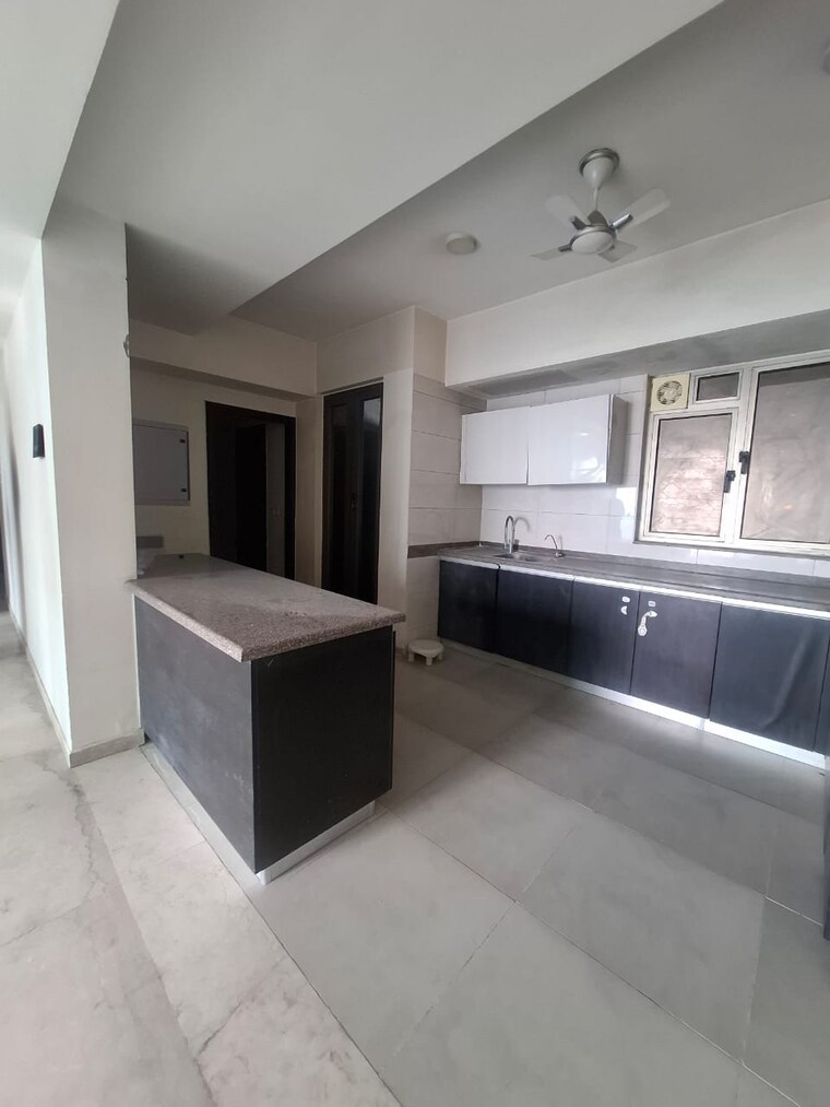 Kitchen, tata-primanti-tower-residences 3.5 Bedroom 2550 Sq.Ft. Apartment In Sector 72 Gurgaon 9503071
