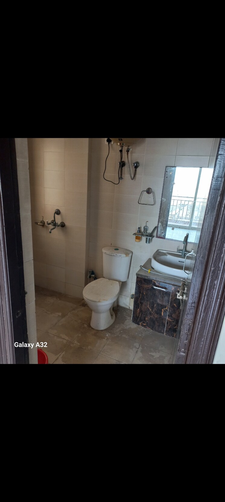 Bathroom, shiv-sai-park-apartments 2 Bedroom 1130 Sq.Ft. Apartment In Sector 87 Faridabad 9503170