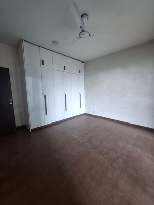 Room in 3.5 BHK Apartment at Tata Primanti-Tower Residences, Sector 72 – for Sale