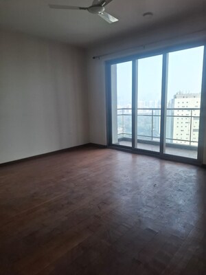 Room in 3.5 BHK Apartment at Tata Primanti-Tower Residences, Sector 72 – for Sale