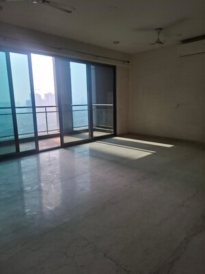 Room in 4 BHK Apartment at Tata Primanti Villas, Sector 72 – for Sale
