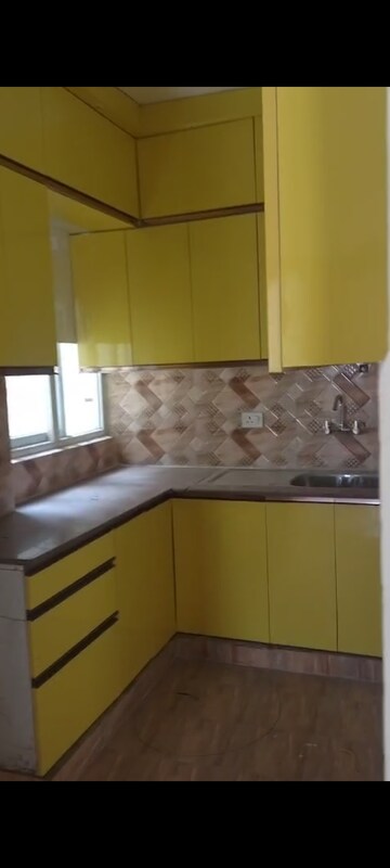Kitchen in 3 BHK Apartment at Amrapali Golf Homes, Sector 4 Greater Noida – for Rent