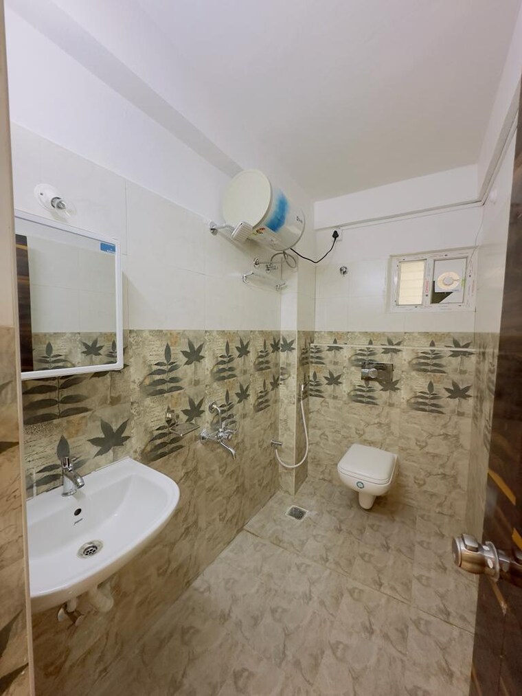 Bathroom, khajaguda 4 Bedroom 2500 Sq.Ft. Builder Floor In Khajaguda Hyderabad 9503288