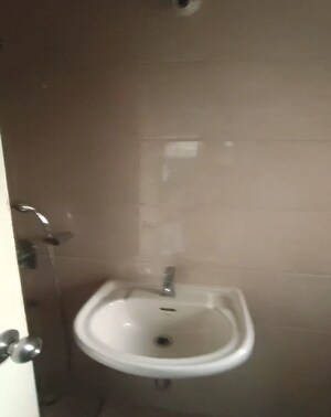 Bathroom in 2.5 BHK Apartment at Meena Parvati Sadan, Chembur – for Rent
