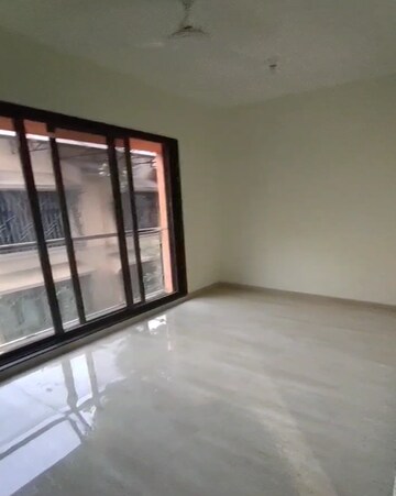 Bedroom in 2.5 BHK Apartment at Meena Parvati Sadan, Chembur – for Rent