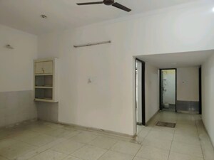 Room in 2 BHK Builder Floor at Sector 49 – for Rent