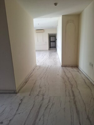 Room in 4 BHK Apartment at Tata Primanti-Tower Residences, Sector 72 – for Sale