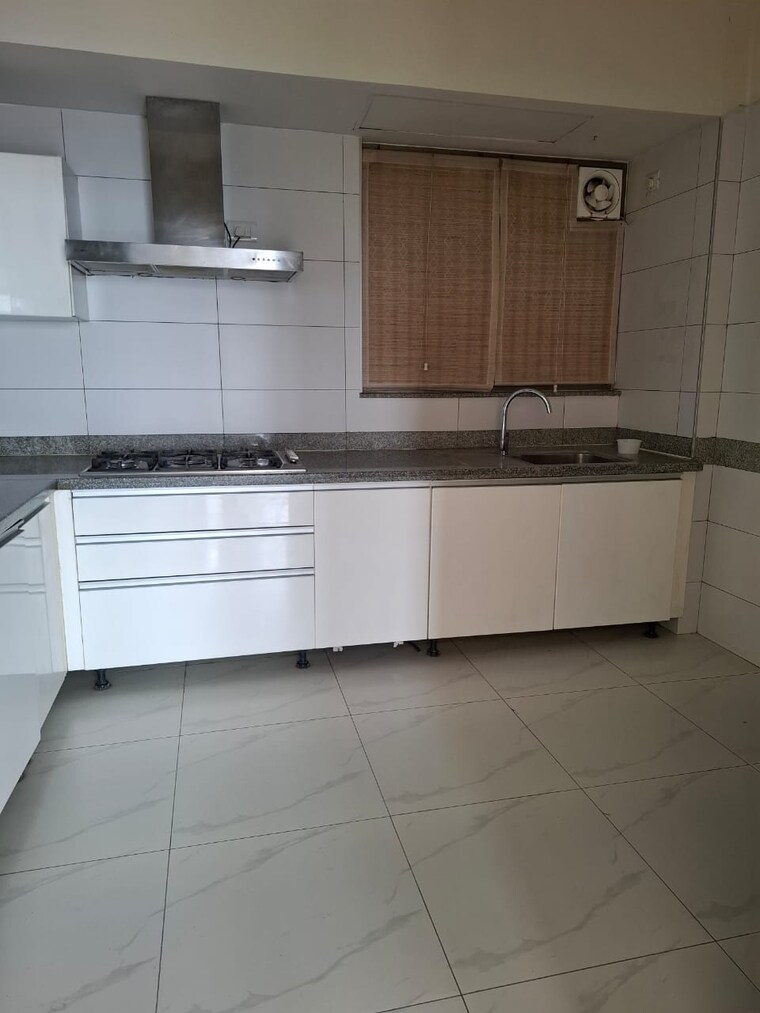 Kitchen, tata-primanti-tower-residences 4 Bedroom 2625 Sq.Ft. Apartment In Sector 72 Gurgaon 9503406