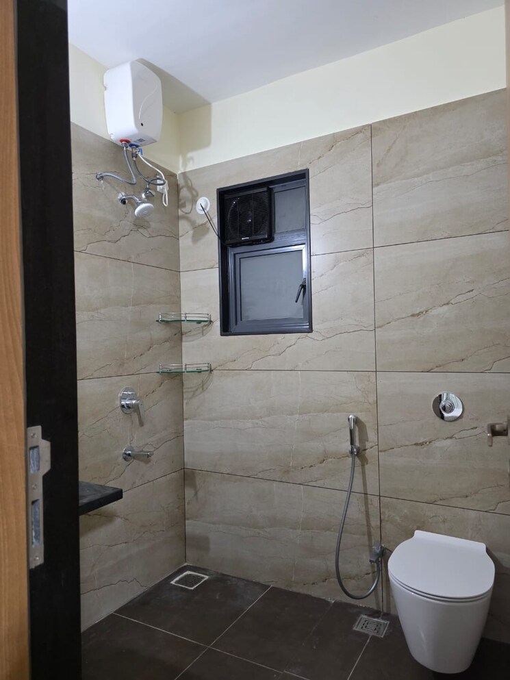 Bathroom, majestique-signature-towers 3 Bedroom 1197 Sq.Ft. Apartment In Balewadi Pune 9503398