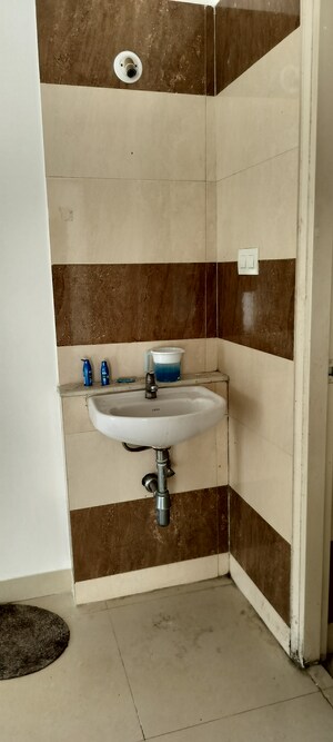 Furnished Amenities in 2.5 BHK Apartment at Amanora Trendy Homes, Hadapsar – for Rent