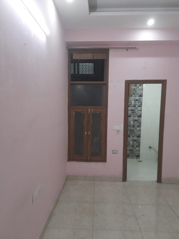 Room, niti khand 3 Bedroom 1500 Sq.Ft. Builder Floor In Niti Khand Ghaziabad 9503431