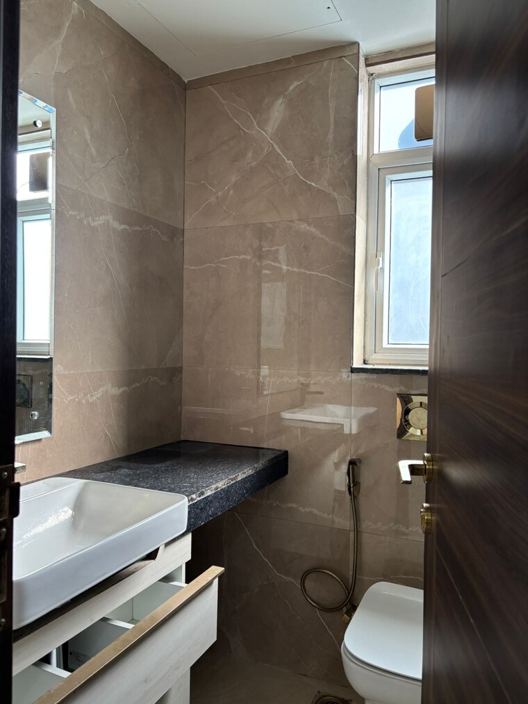 Bathroom, smart-world-orchard 3 Bedroom 1680 Sq.Ft. Apartment In Sector 61 Gurgaon 9503549