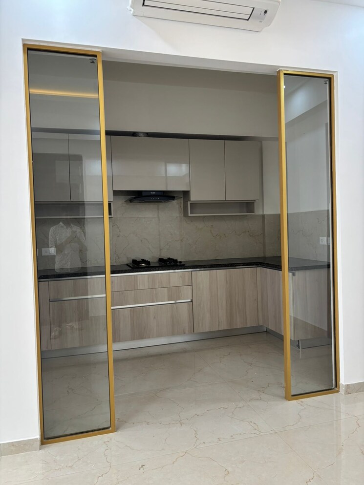 Bathroom, smart-world-orchard 3 Bedroom 1680 Sq.Ft. Apartment In Sector 61 Gurgaon 9503549