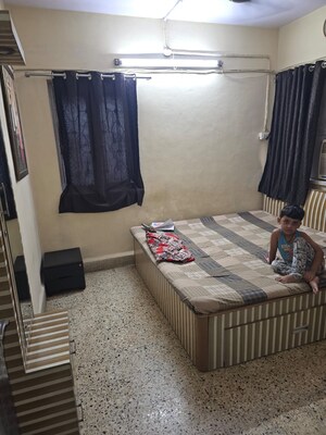 Bedroom in 1 BHK Apartment at Chembur – for Rent