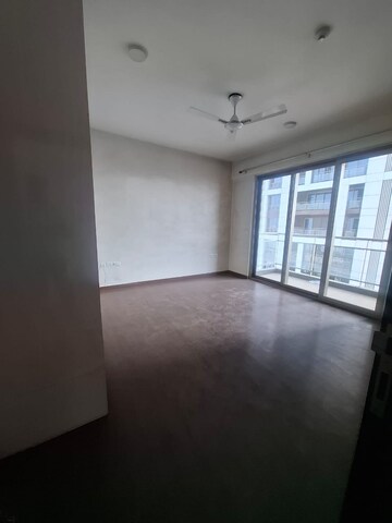 Room in 4 BHK Apartment at Tata Primanti-Tower Residences, Sector 72 – for Sale