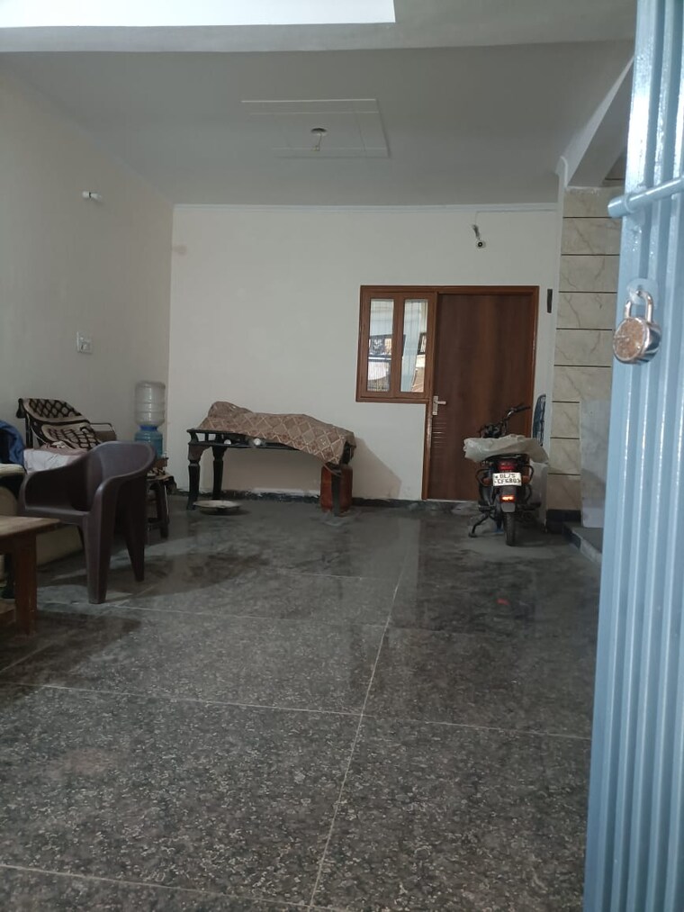 Room, mayur vihar phase 1 2 Bedroom 650 Sq.Ft. Builder Floor In Mayur Vihar Phase 1 Delhi 9503581