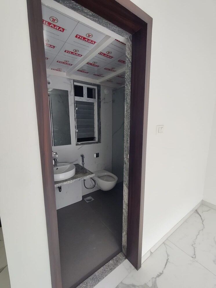 Attached Bathroom, godrej-connaught-one 3 Bedroom 2202 Sq.Ft. Apartment In Connaught Place Delhi 9503571