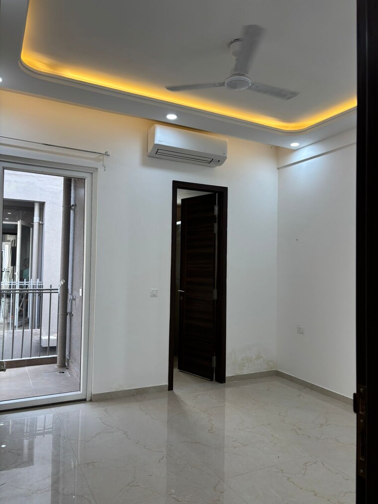 Room, smart-world-orchard 3 Bedroom 1680 Sq.Ft. Apartment In Sector 61 Gurgaon 9503787