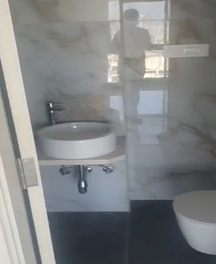 Bathroom, chembur 2 Bedroom 965 Sq.Ft. Apartment In Chembur Mumbai 9503576