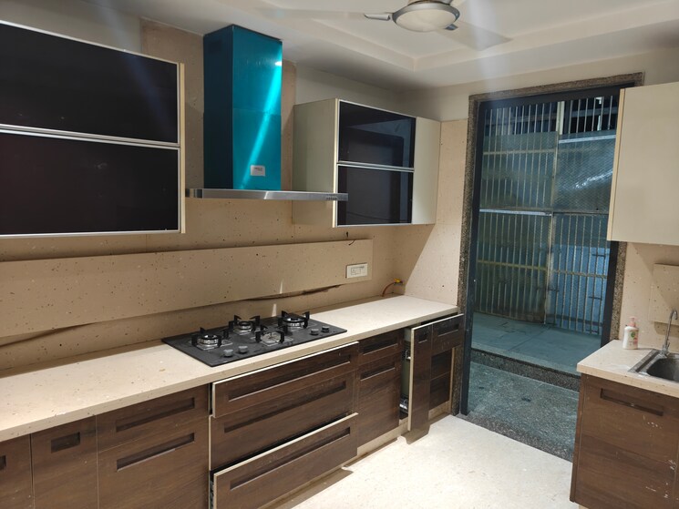 Kitchen, model town phase 1 5 Bedroom 3600 Sq.Ft. Builder Floor In Model Town Phase 1 Delhi 9503901