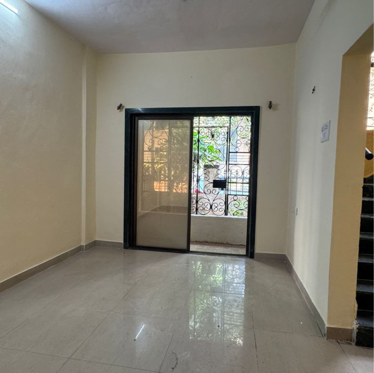 Room, regency-estate 3 Bedroom 1800 Sq.Ft. Villa In Dawadi Gaon rd Thane 9503792