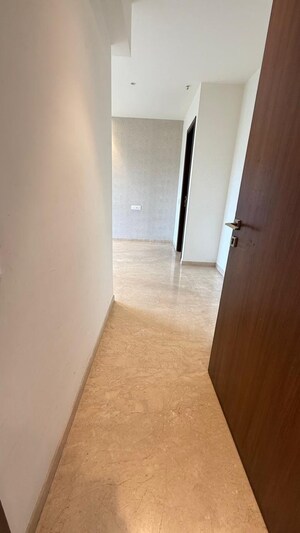 Room in 2 BHK Apartment at Hiranandani Castle Rock, Powai – for Rent
