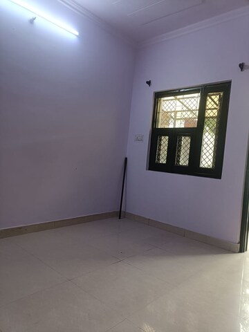 Bedroom in 3 BHK Apartment at Mayur Vihar Phase 1 – for Rent