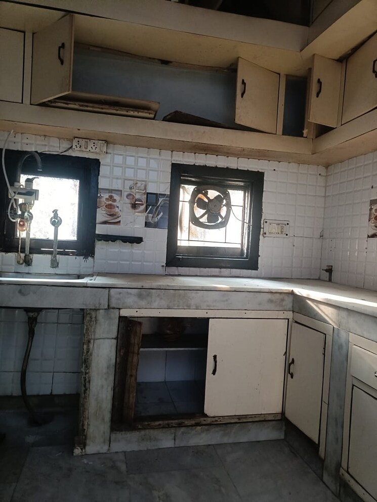 Kitchen, mayur vihar phase 1 3 Bedroom 1480 Sq.Ft. Apartment In Mayur Vihar Phase 1 Delhi 9503841