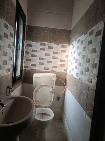 Bathroom in 3 BHK Apartment at Mayur Vihar Phase 1 – for Rent