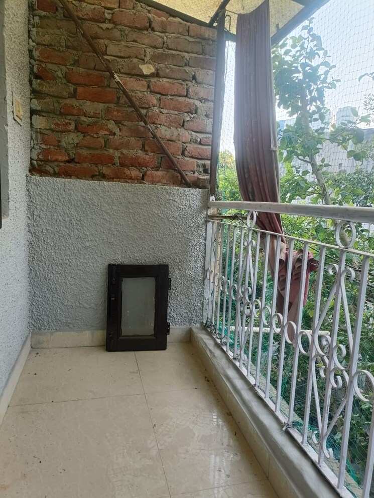 Balcony, mayur vihar phase 1 3 Bedroom 1480 Sq.Ft. Apartment In Mayur Vihar Phase 1 Delhi 9503841