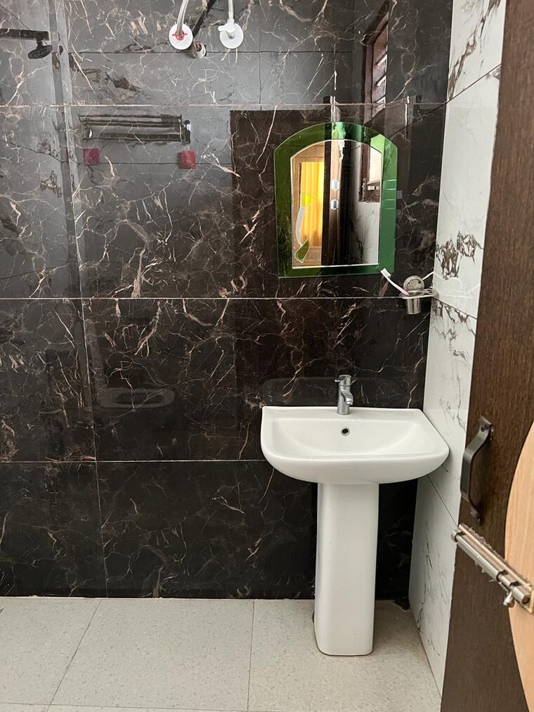 Bathroom, nk-savitry-enclave 3 Bedroom 1800 Sq.Ft. Apartment In Vip Road Zirakpur 9503799