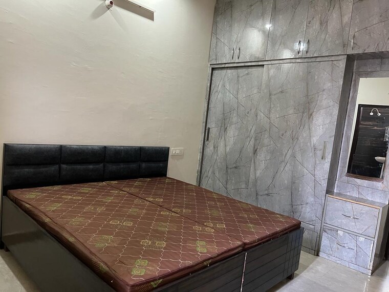 Room, nk-savitry-enclave 3 Bedroom 1800 Sq.Ft. Apartment In Vip Road Zirakpur 9503799