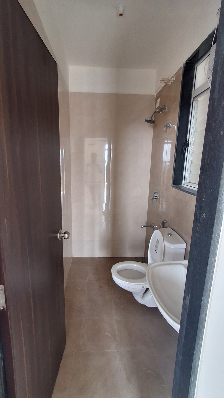 Bathroom, ajmera-crosstown-one 2 Bedroom 604 Sq.Ft. Apartment In Kalyan West Thane 9503780