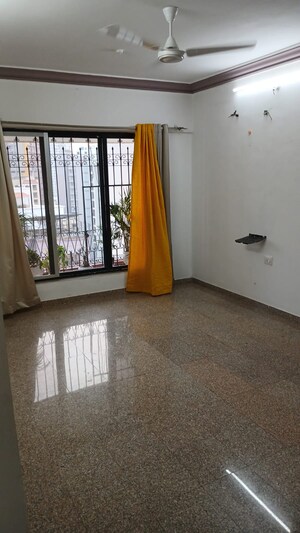 Room in 1 BHK Apartment at Valentine Apartments, Goregaon East – for Rent