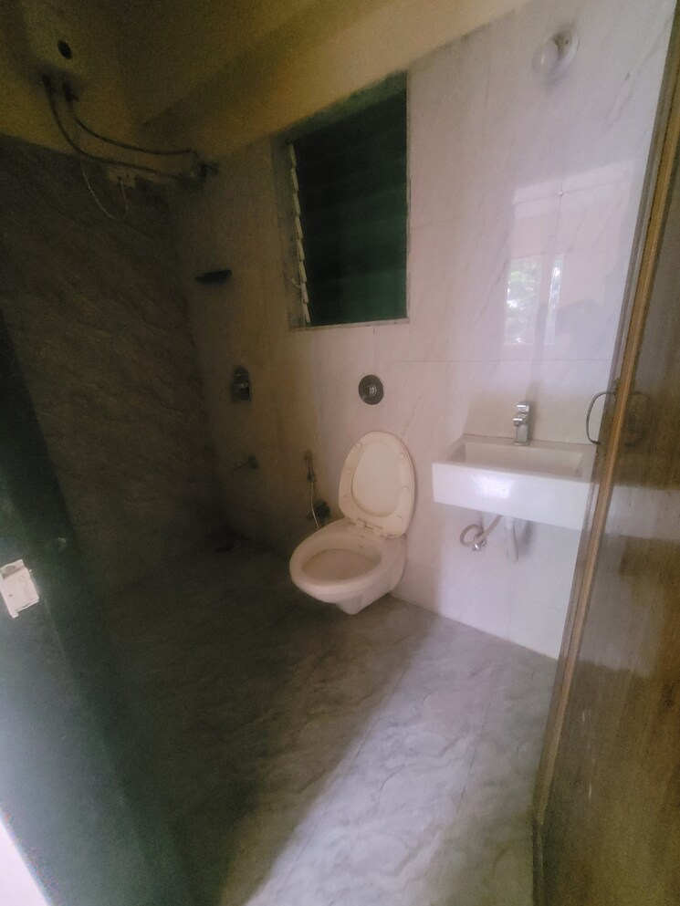Bathroom, raunak-unnathi-greens 1 Bedroom 450 Sq.Ft. Apartment In Kasarvadavali Thane 9503832