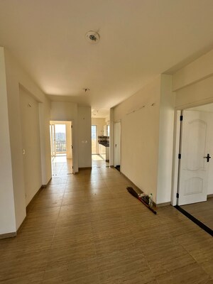 Room in 3 BHK Apartment at Sushma Valencia, International Airport Road – for Rent