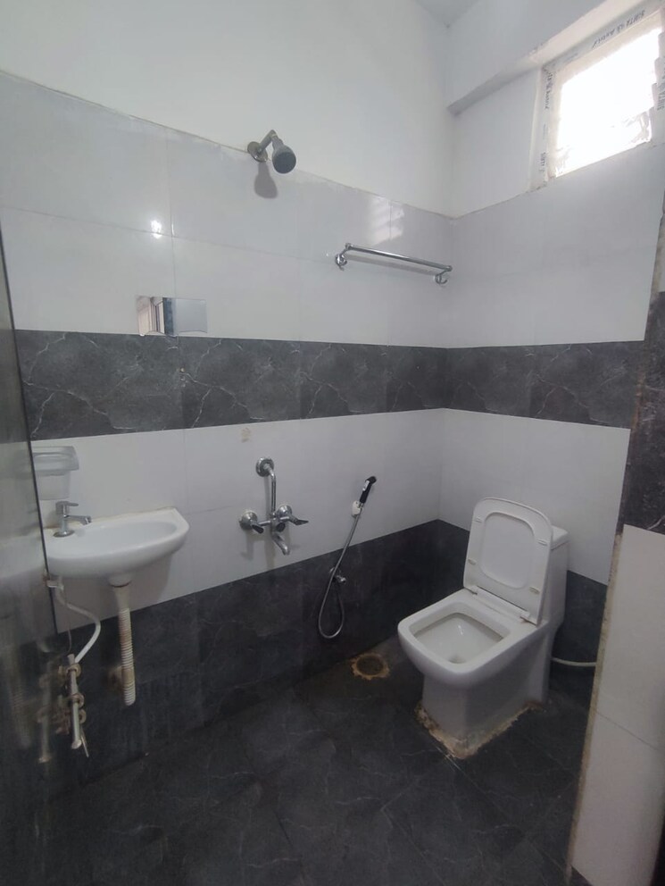 Bathroom, kondapur 1 Bedroom 650 Sq.Ft. Apartment In Kondapur Hyderabad 9503859