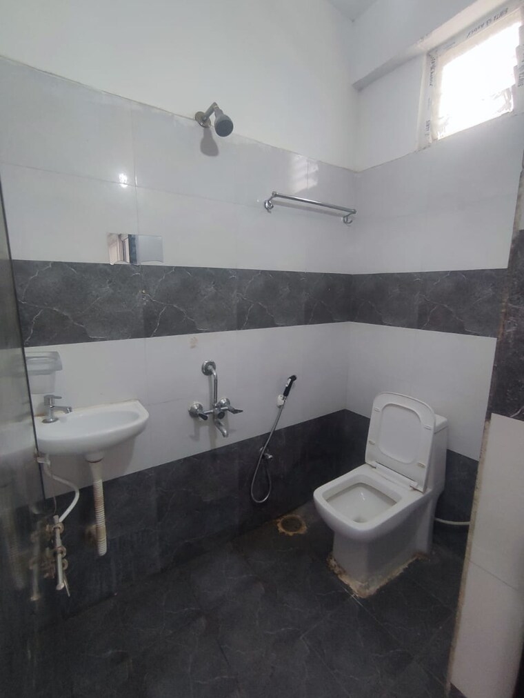 Bathroom, kondapur 1 Bedroom 650 Sq.Ft. Apartment In Kondapur Hyderabad 9503859