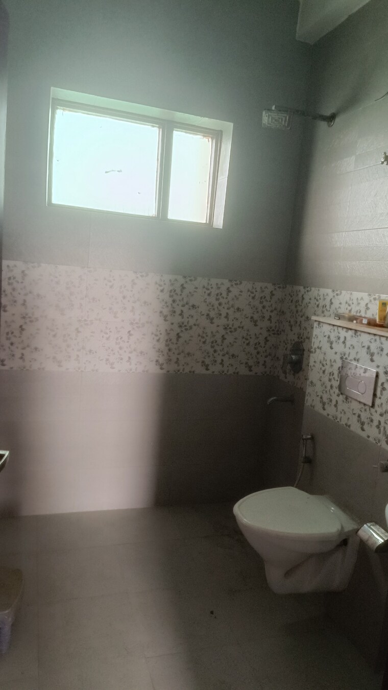 Bathroom, sai-kunj-new-palam-vihar 3 Bedroom 107 Sq.Yd. Independent House In New Palam Vihar Phase 3 Gurgaon 9503852