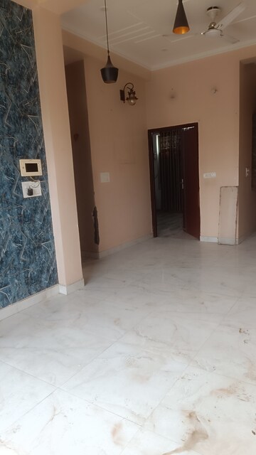 Room in 3 BHK Independent House at Sai Kunj New Palam  vihar, New Palam Vihar Phase 3 – for Rent