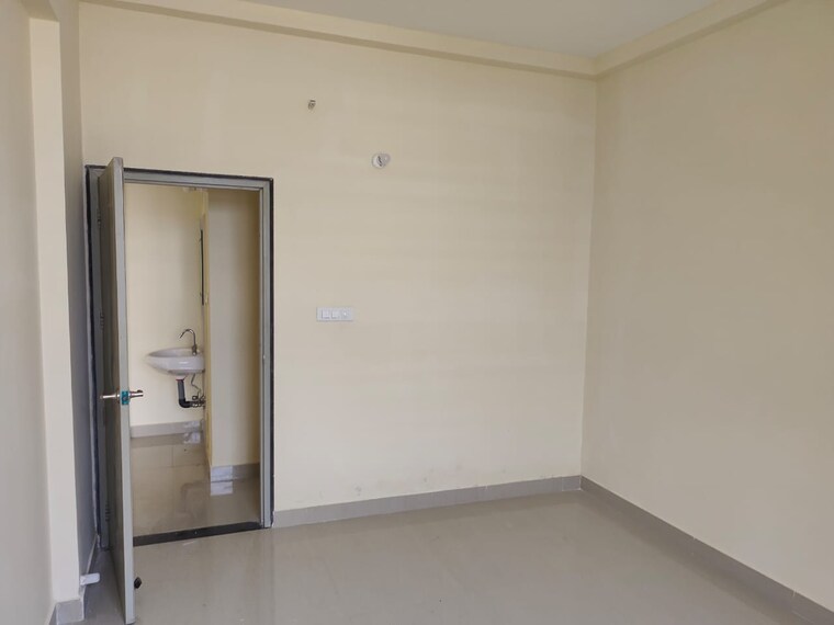 Room, sector 14 dwarka 1 Bedroom 550 Sq.Ft. Apartment In Sector 14 Dwarka Delhi 9503908