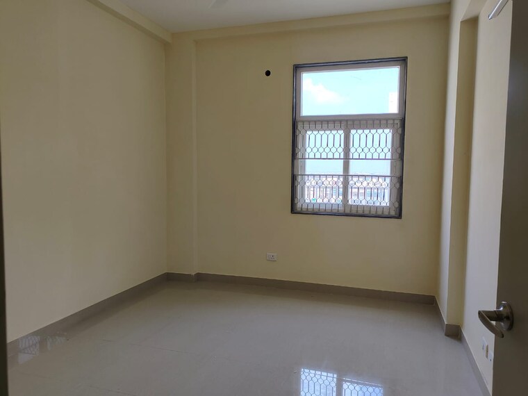 Room, sector 14 dwarka 1 Bedroom 550 Sq.Ft. Apartment In Sector 14 Dwarka Delhi 9503908