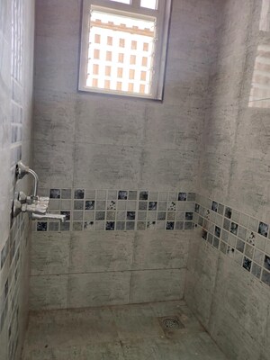 Bathroom in 1 BHK Apartment at Sector 14 Dwarka – for Rent