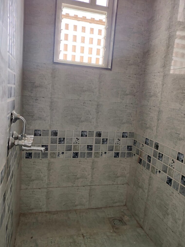 Bathroom, sector 14 dwarka 1 Bedroom 550 Sq.Ft. Apartment In Sector 14 Dwarka Delhi 9503908